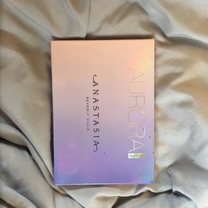 Anastasia Beverly Hills Glow kit